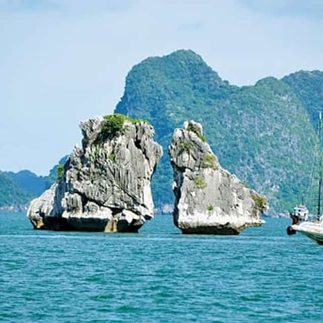 Private 4-Hour Boutique Cruise Through Stunning Halong Bay