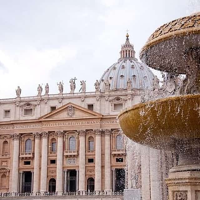 Panoramic tour: Highlights of Rome with Guide and Driver
