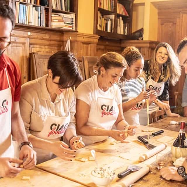 Small Group Express Pasta & Tiramisù Cooking Class With Unlimited Wine