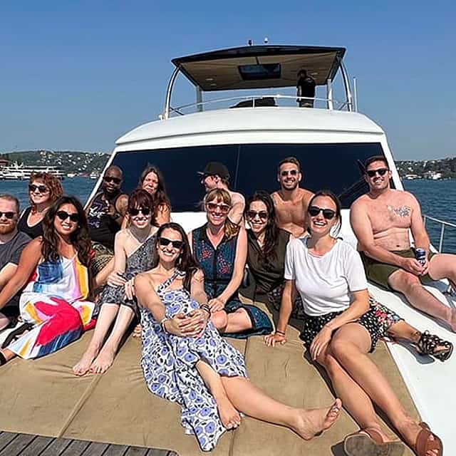 Tour de Natation Privé en Yacht à Istanbul