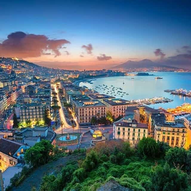 Discovering Naples