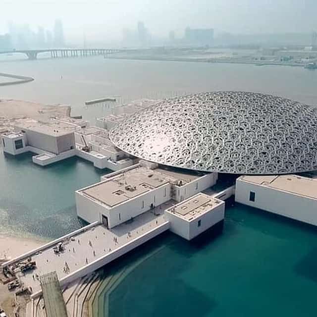 Vstupenka do muzea Louvre v Abú Dhabí
