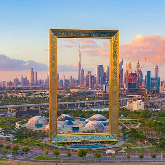 Dubai Combo: Dubai Frame with Miracle Garden Tickets