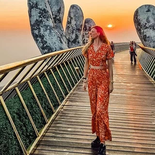 Tour al atardecer de Ba Na Hills con Puente Dorado y Puente del Dragón Nocturno