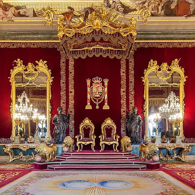 Tour VIP du Palais Royal de Madrid : Évitez les files d'attente
