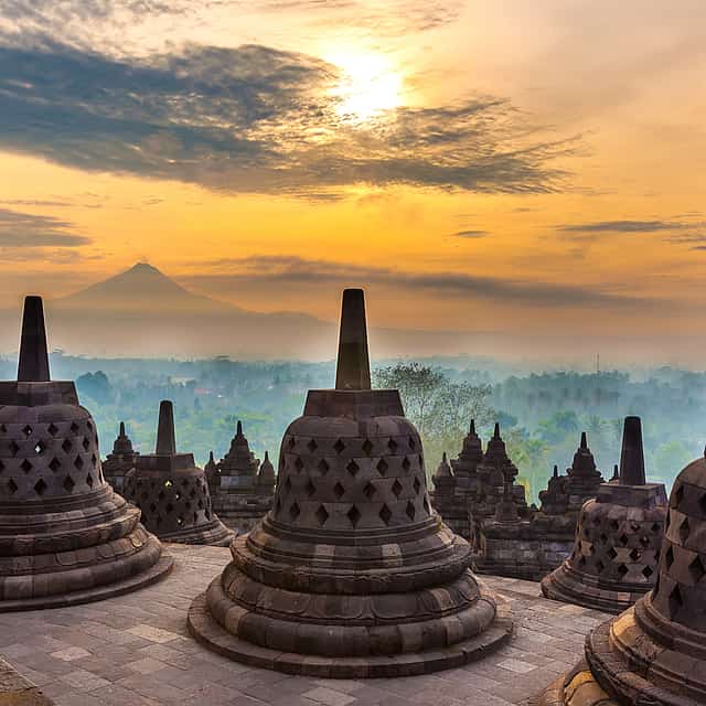 Yogyakarta: Ascenso a Borobudur y tour a Prambanan.
