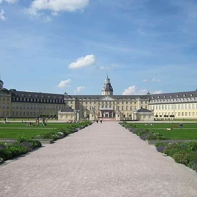Karlsruhe Highlights: Palace, Squares & Cultural Landmarks