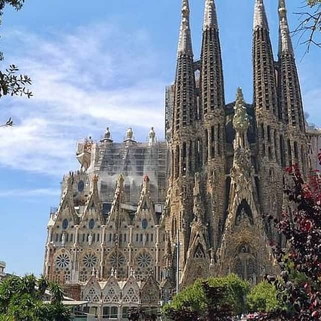 Montserrat, Sagrada Familia & Barcelona Private Tour - From Salou/Tarragona