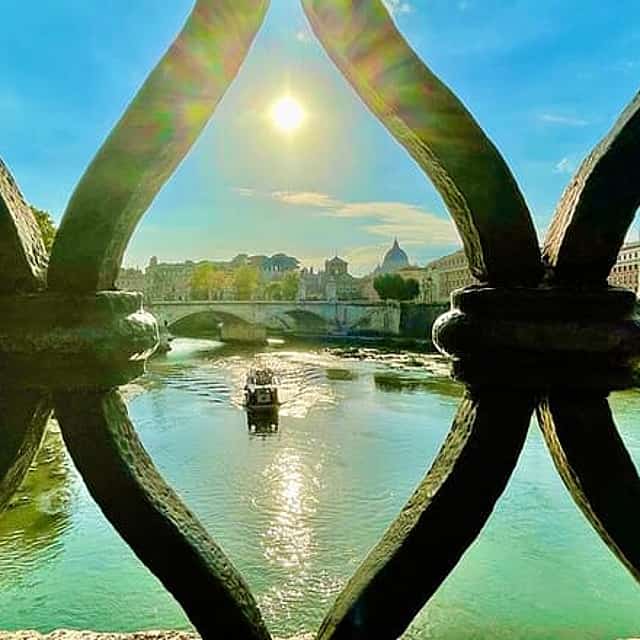 Rome Food Tasting with Wine Pairing and Tiber River Boat Ride