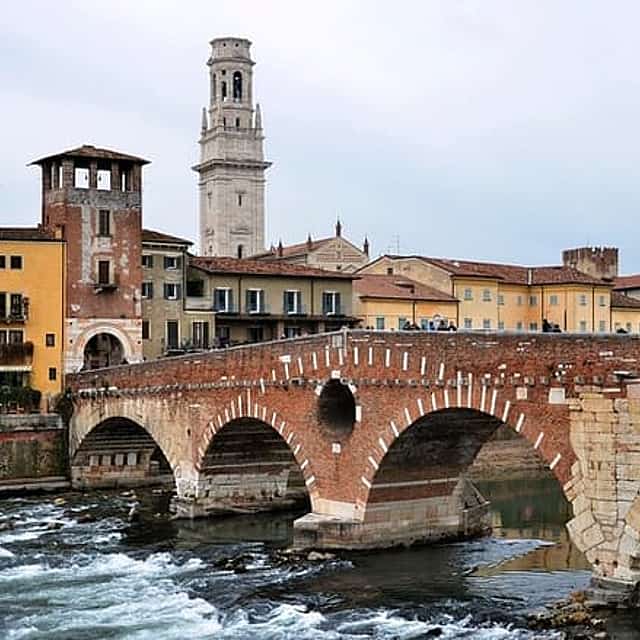 Private Transfer From Milan To Verona, 2 Hour Stop in Bergamo