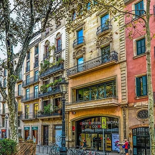 Private Transfer From Madrid To Barcelona With a 2 Hour Stop