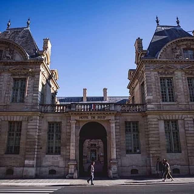 Le Marais and Dinner Cruise with BVA pick up in Paris- 6 Hrs