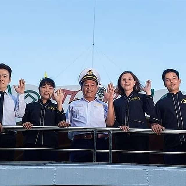 Halong Deluxe Day Tour Small Group on Boat Transfer by Limousine