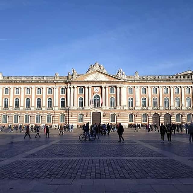 Day tour to Toulouse and the Canal du Midi. Private tour from Carcassonne.