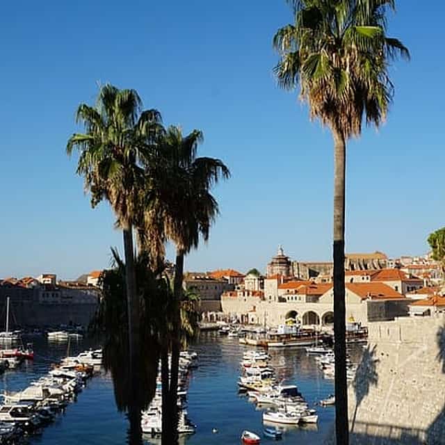 Private Tour: The Awakening of Dubrovnik & First Morning Coffee