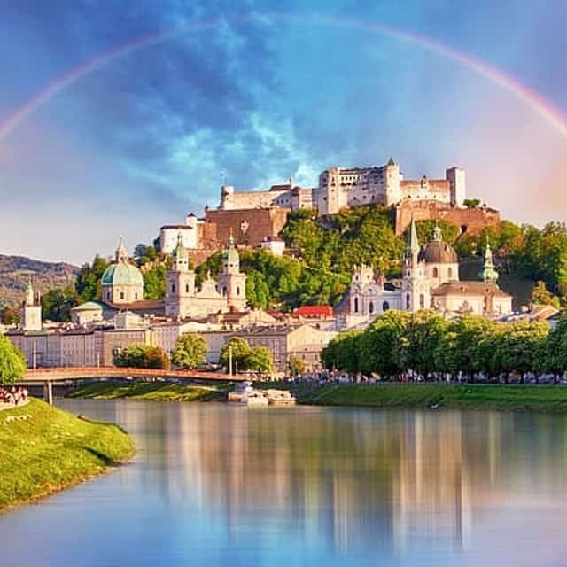 Salzburg Old Town Walking Tour, Mozart, Mirabell Gardens - Chinese