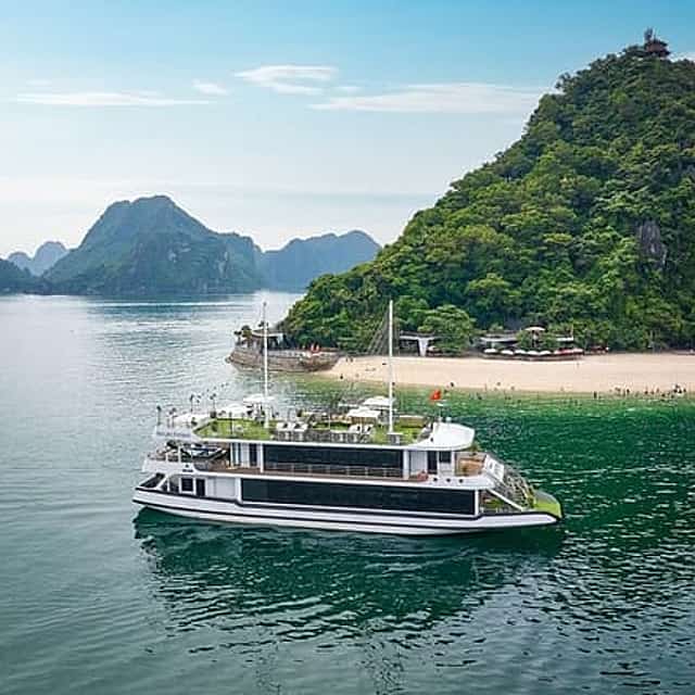 Hanoi: Halong Bay Luxury Hercules Cruises, Buffet & Sunset Party
