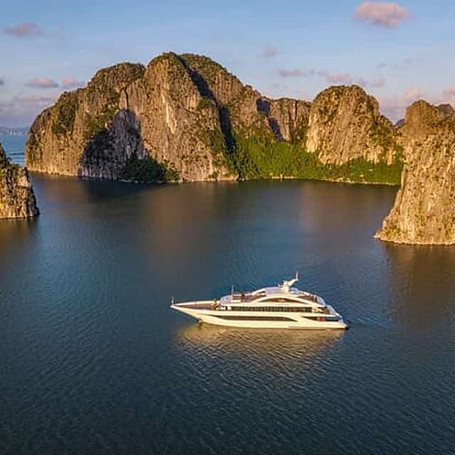 Luxury Halong Bay Leona Cruise from Halong Port Shore Excursion