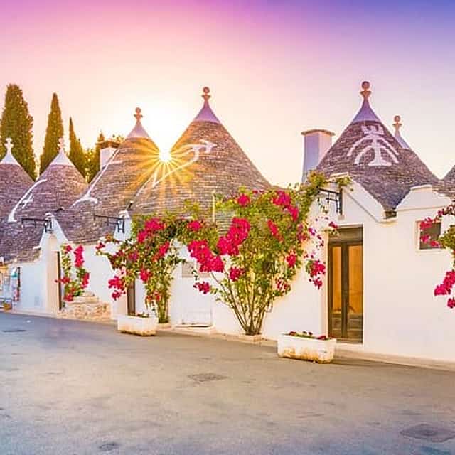 Ιδιωτική μεταφορά από πόρτα σε πόρτα από το Αμάλφι στο Αλμπερομπέλο