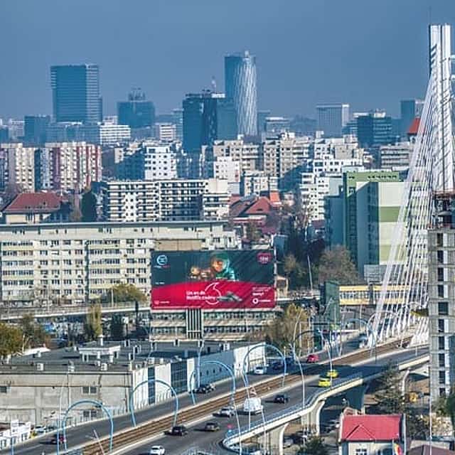 Private Transfer from Bucharest to Brasov with 2h Sightseeing and Local Driver
