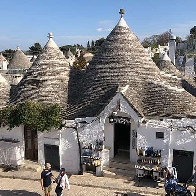 Private Bari and South Puglia Top Towns VIP Tour with Lunch