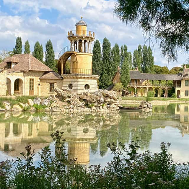 Giverny Versailles Trianon Small Group from Paris by Minivan.