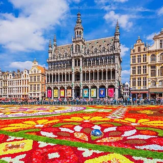Private transfer from Amsterdam to Brussels, 2h stop in Utrecht