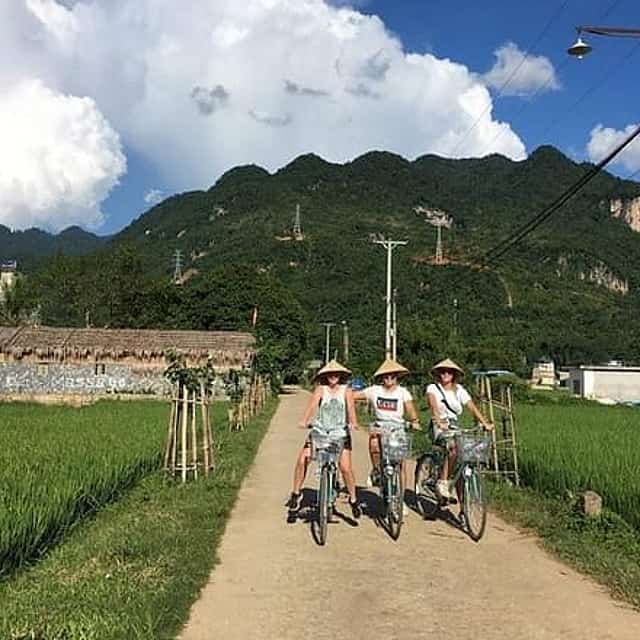 Mai Chau 2 Days 1 Night Classic Tour (Biking - Thai Traditional Dance)