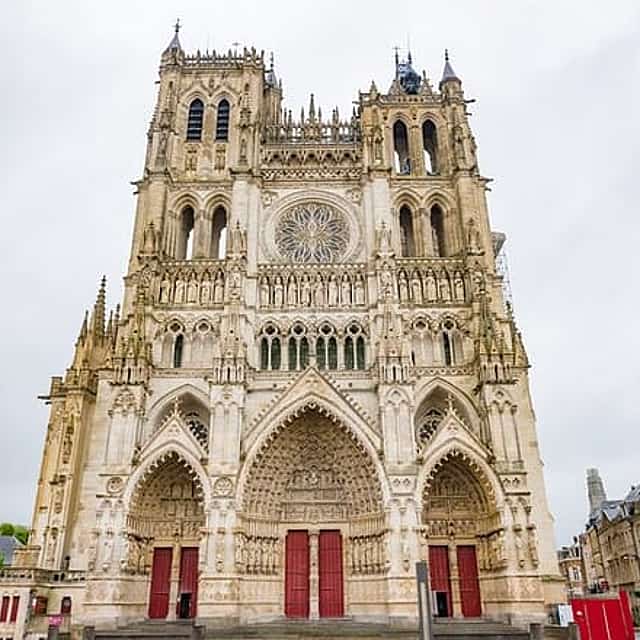 Privétransfer van Brussel naar Le Havre, 2 uur stop in Amiens.