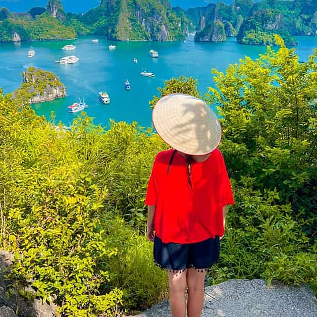 From Hanoi: Ha Long Bay Cruise & Bat Trang Village Day Tour