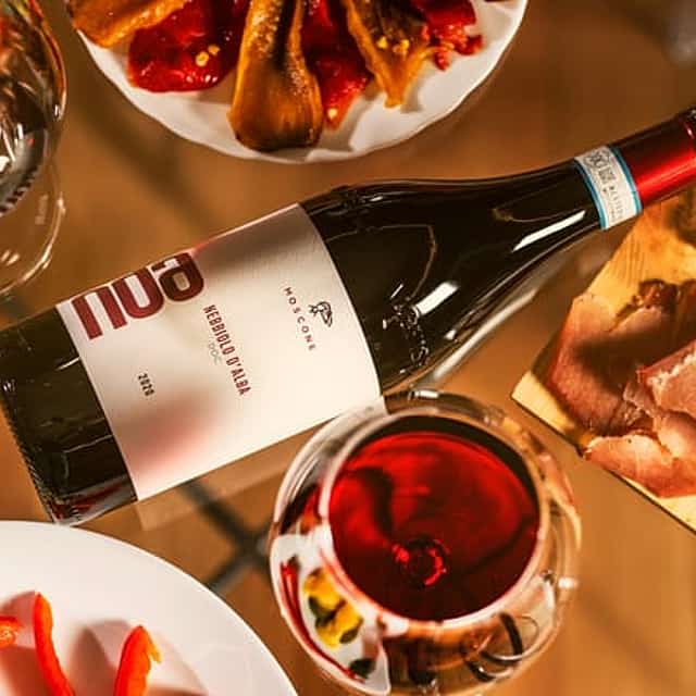 Explore & Savor: Dynamic Wine Tasting at Cantina Moscone