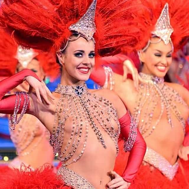 Paris Full day City Tour with Moulin Rouge cabaret experience 8 hours