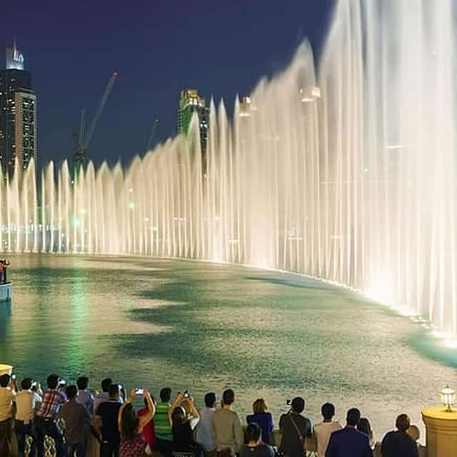 Tour privado de medio día por la ciudad de Dubái con entrada a Burj Khalifa