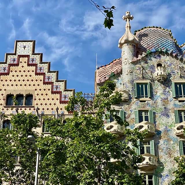 Gaudí & Barcelona Legends