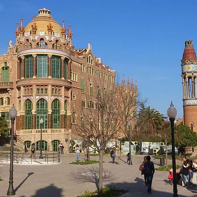 Private Transfer From Zaragoza To Barcelona With a 2 Hour Stop