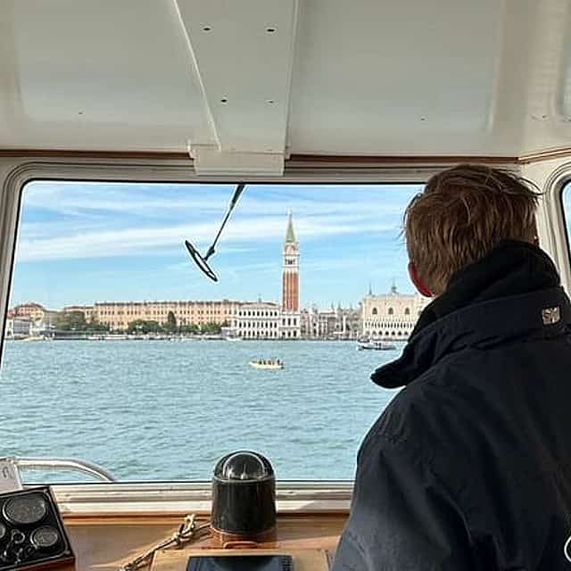1-hour panoramic tour of Venice by boat