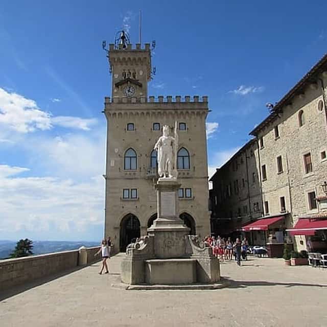 San Marino: Discover the Ancient Land with Transfer (Tuesday-Thursday)