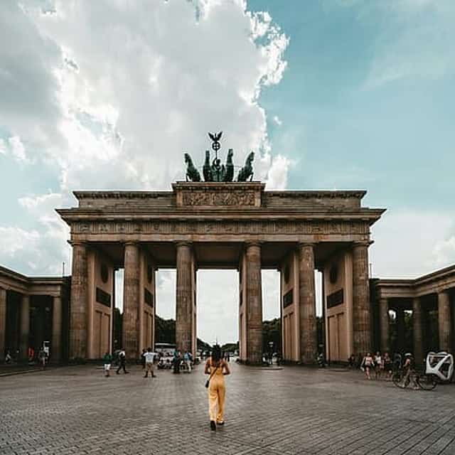 Private Transfer from Frankfurt to Berlin with 2 hours for sightseeing