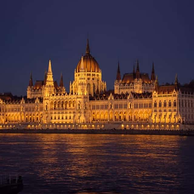 Budapest Danube night Cruise with drink