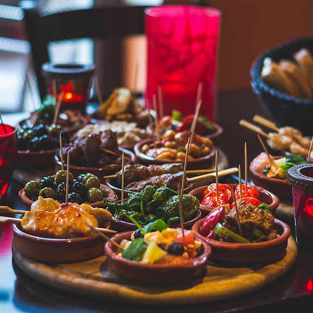 Walking Tour and Gourmet Dinner in Seville
