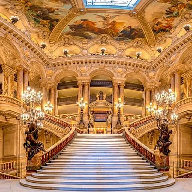Opéra Garnier : visite guidée théatralisée en langue française