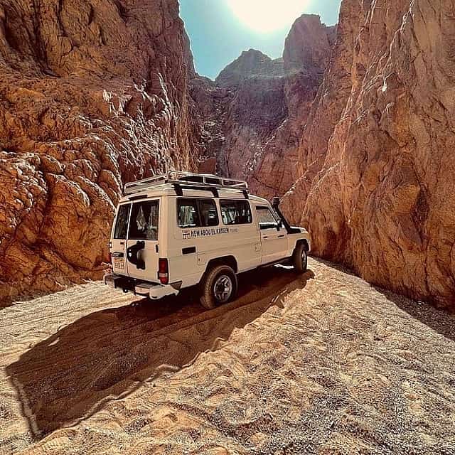 Canyon Salama Jeep Safari i Snorkeling
