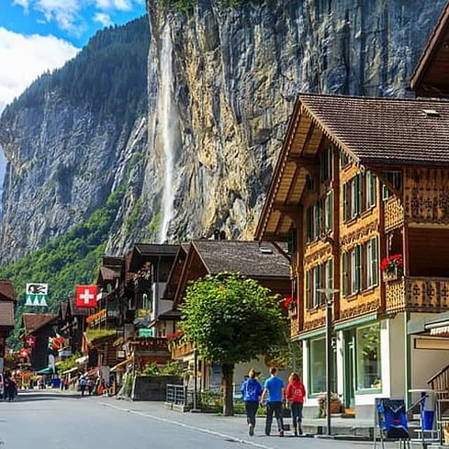 Lauterbrunnen-Mürren: Swiss Alps Small Group Tour from Interlaken