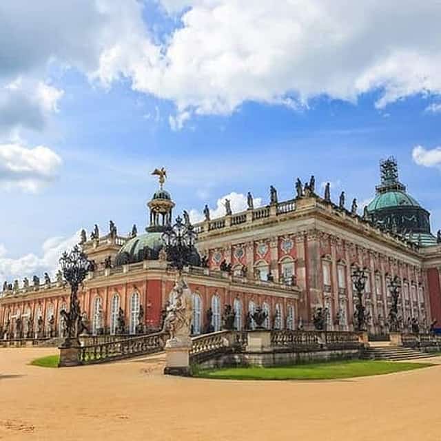 Private transfer from Berlin to Prague with stops at Potsdam + Sanssouci Palace