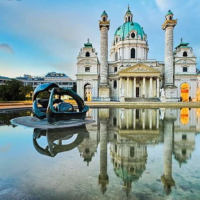 Private Transfer from Berlin to Vienna with 2 hours for sightseeing