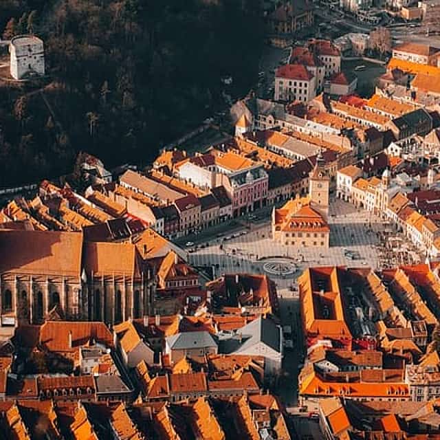 Private Transfer from Brasov to Bucharest, 2h of Sightseeing, Local Driver