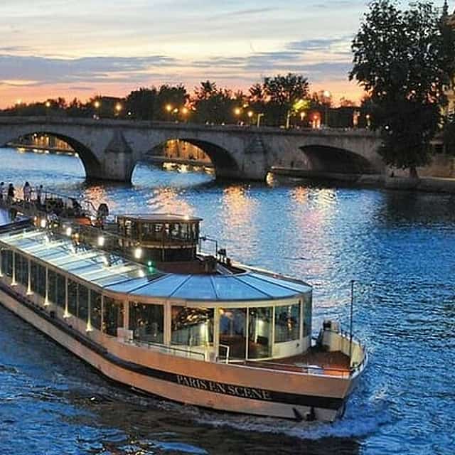 Paris - 2 Days Sightseeing Bus Tour and River Cruise