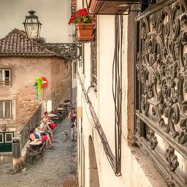 Tour Fotografico di Lisbona: Autentica Alfama con un Fotografo Locale