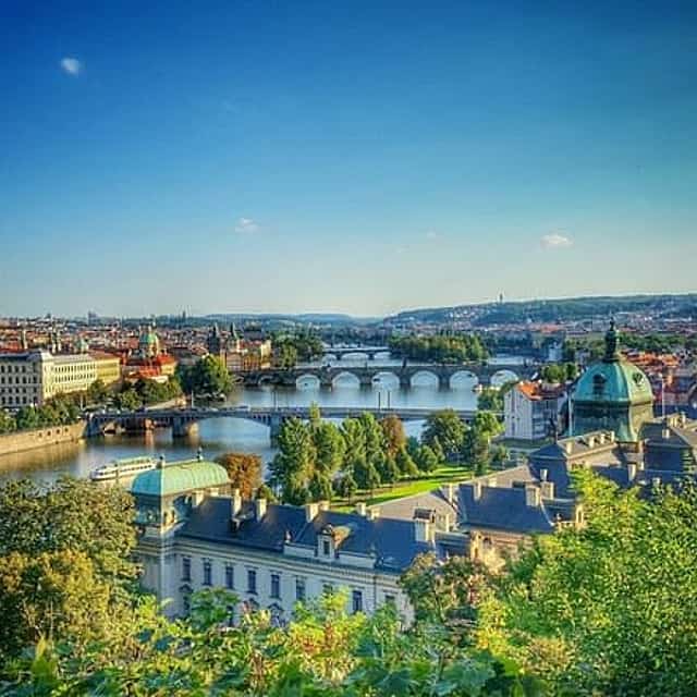 Mejor de la cocina y la historia de Praga, recorrido a pie de 4 horas.