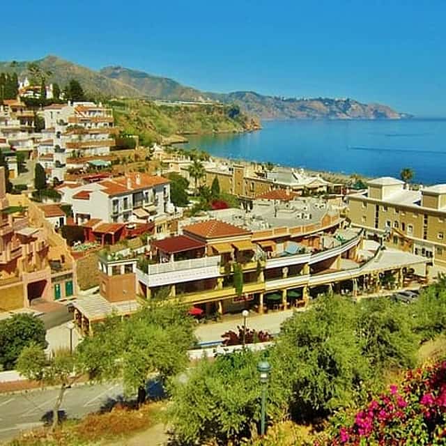 Private Costa del Sol Tour von Málaga nach Nerja und Frigiliana